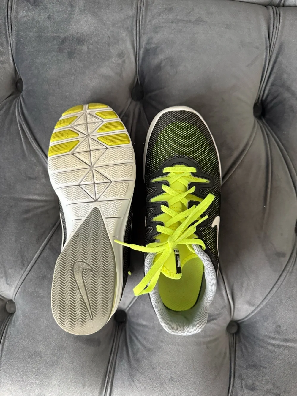 Vintage Y2K Nike Black with Neon Yellow Accent Athletic Sneakers